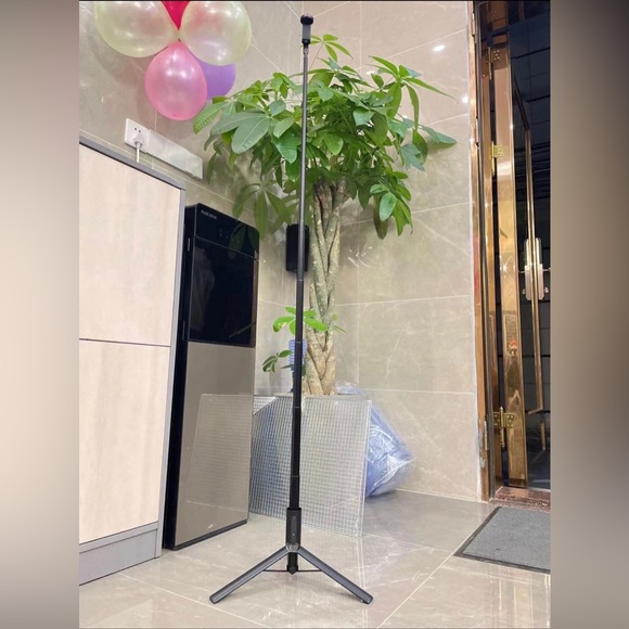 BRAND NEW PURPLE SELFIE STICK 60”TRIPOD COMBO. ALL IN 1 WITH WIRELESS REMOTE - Picture 7 of 7